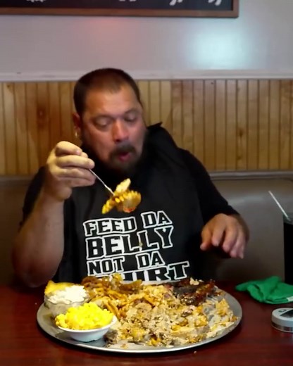 The Rebel Pig’s 7lb BBQ Horseshoe Explosion Food Challenge In Palmyra, Missouri