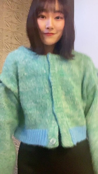 Fuzzy Sweater Styling Tips for a Cozy Look