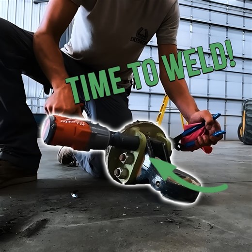 Never A Good Day When The Hitch Breaks Off! | Larson Farms