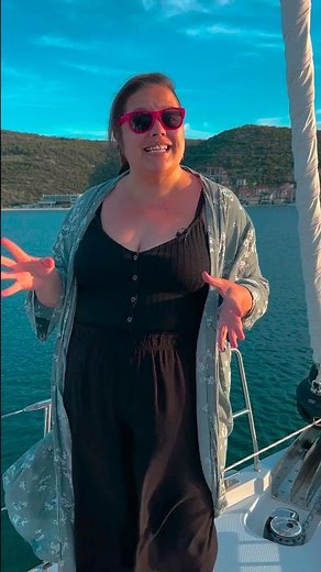 FAQ: BAREBOAT CHARTER? NAKED SAILING?