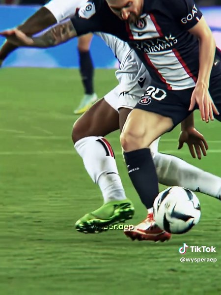 Messi Delivers an Unbelievable Pass in Soccer