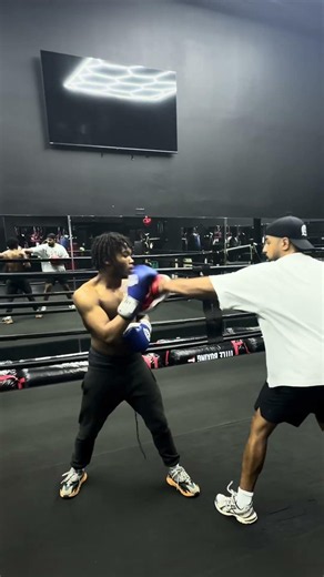 Master the right hand for perfect defense #boxing #tutorial