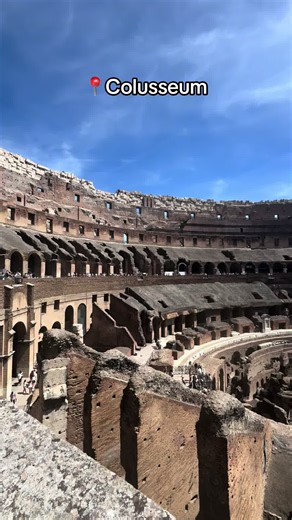 Britney Spears — Womanizer at the Colosseum on a Hot Day