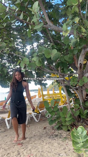 Stylish Yet Simple Vacation Outfits for Travel