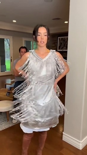 Real life transforming Cinderella dress 👗😲 | Magic Art