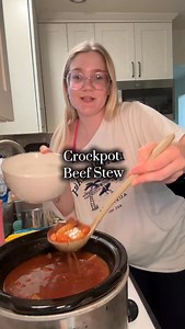 CROCKPOT BEEF STEW 🥘 this is my go to crock pot beef stew recipe. I make it every fall as soon as it’s cold outside! Ingredients: 1-2lbs beef stew meat (or chuck roast cut into chunks) 1 yellow onion, diced 3-6 gloves garlic, minced 4 stalks of celery, finely diced 3 chopped carrots (or half bag baby carrots) chopped 4-6 potatoes depending on size. I used yellow potatoes but I’ve also used a bag of those potato minis. 3tbsp butter 3tbsp olive oil 2 cups beef broth 2 cups beef stock 1.5 tbsp bet
