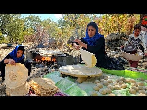 nomadic woman's struggle in a storm:Baking traditional bread in the mountains|A story of a hard life