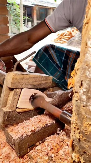 Traditional making process lemon juice machine.