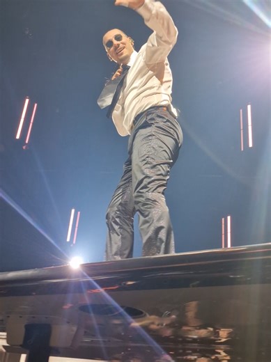 Wie kann man sein Lächeln nicht lieben🥰🥰 #apache #apache207 #apachekonzert #apacheberlin #apache_207 @Apache 207