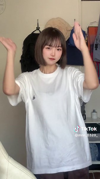 夏にぴったりのTシャツファッション