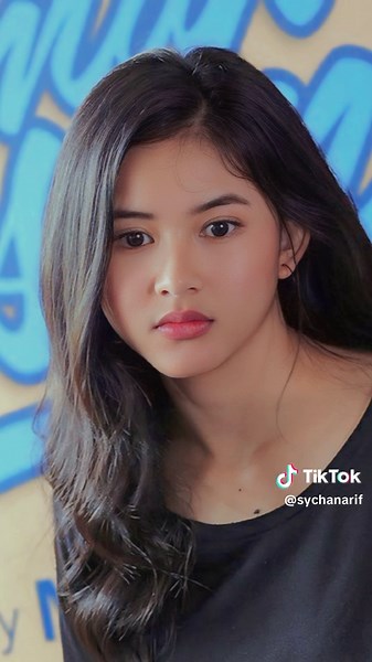Adinda Azani: Stars in Latest Indonesian FTV