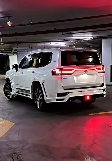 Toyota Land Cruiser VIP Design: Xenon Motors SUV Upgrade