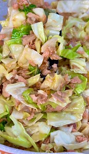 Easy tuna and cabbage stir-fry par #busog | Busog