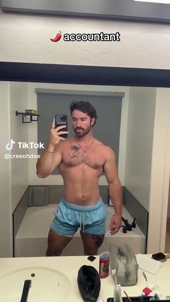 Chris O’Donnell (@creeohdee)’s videos with Mexican radio - ᐖ