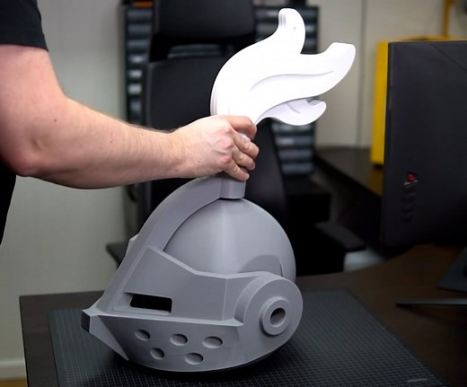 3D Printing a Human-Size LEGO Knight Helmet by agepbiz https://bit.ly/3hshG4T https://www.instagram.com/agepbiz/ | Beyond the Brick