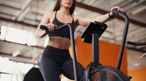 Fitness woman conditioning her body in the gym - Free Stock Video