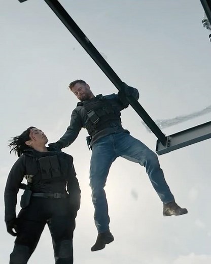 🔥 INSANE Glass Gym Fight Scene - Extraction 2 (2023) | Breakdown & Analysis