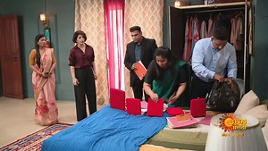 भैरवीचा प्लॅन सई तिच्यावरच उलटवणार. पाहा 'तुझी माझी जमली जोडी' मालिका आज रात्री १० वाजता फक्त आपल्या सन मराठीवर. Watch all Sun Marathi Full episodes on SUN NXT app. Download here: > Android - http://bit.ly/SunNxtAdroid > iOS - http://bit.ly/sunNXT > Web - https://www.sunnxt.com/ #MarathiSerial #TujhiMaajhiJamaliJodi #Sunमराठी #SunMarathi #सोहळानात्यांचा #SohalaNatyancha #FriendshipandLove | Sun Marathi