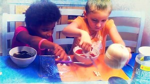 1K views · 12 reactions | A special gift for children! DIY gel fish food - perfect set for Christmas ✨ | Tropical International | Facebook