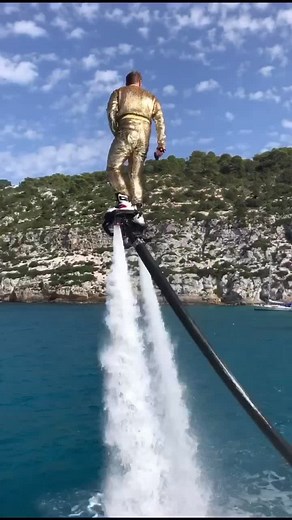 That one time a guy on a water jet pack served us sparkling water