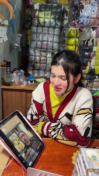 វីដេអូ​របស់ Oun Navin2✅ (@oun.navin2) ជាមួយ original sound - Oun Navin2✅