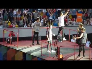 One Direction - One Thing [Live in Düsseldorf (07/02/14)]