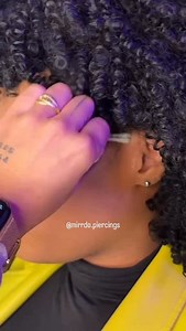 sideburn piercing or vertical tragus piercing? 🤓💜 #piercingvideos #piercingrotterdam #sideburnpiercing #mirrdopiercings | MIRRDO. PIERCINGS