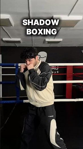 Old-School Mike Tyson Shadow Boxing 🥊 #boxing #boxer #boxingtraining #boxingcombo #shadowboxing