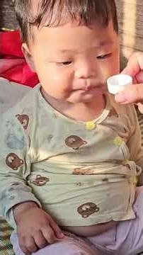 A 17-year-old single mother picks up snails to sell. Preparing to build a house