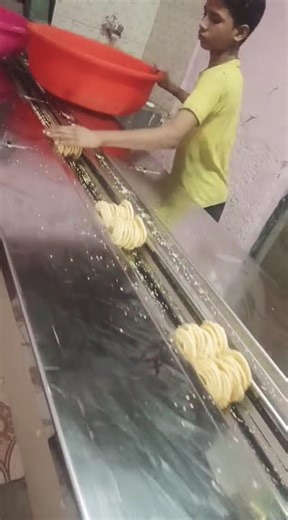 chakli packaging machine.9326670566