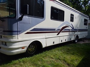 Yipes Stripes - Restoring Faded Stripes and Graphics on My Motorhome