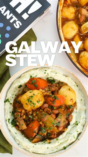 🍲 GALWAY-STYLE STEW 🇮🇪🌱 Traditional Irish stew usually relies on lamb - ours doesn’t. We used meaty mushrooms, dark stout, and a little Marmite to build a broth that’s rich, savoury and properly satisfying. It’s one of those dinners that feels like it’s been simmering for hours… but it’s ready in under 30 minutes. Want the recipe? Pre-order our new book More Plants via the link in bio🌱 | Bosh