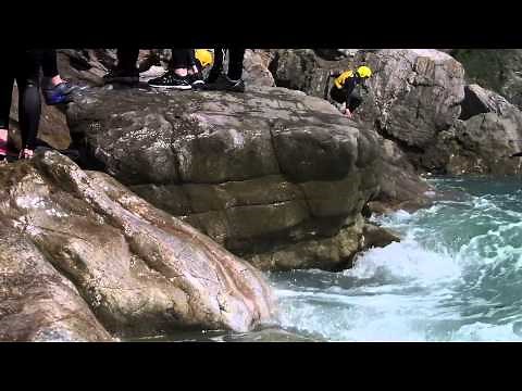 Hydraulic action on coasts