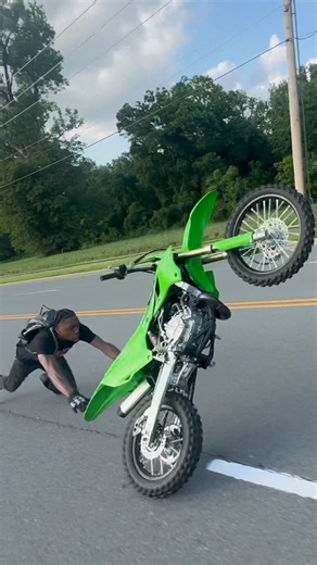 d’codé on Instagram: "im never doing ts again till i get this throttle control down😭😭 GO WATCH MY NEWEST VIDEO!! 💥"