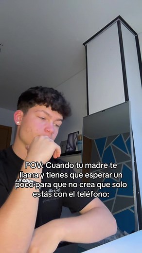 POV: Cuando tu madre te llama y finges no estar en el teléfono