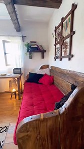 🏡Un mic “sat intr-un sat”, la 2 ore de Bucuresti: 5 casute cozy reconditionate din lemn vechi, natura si liniste totala. Inside the Village - hai aici cand vrei sa-ti încarci bateriile! 📍Sat Magura, Bezdead, judet Dambovita 📞Rezervari la 0740017501 #romania #cazari #romaniamagica #travel #airbnb | Inside, The Village