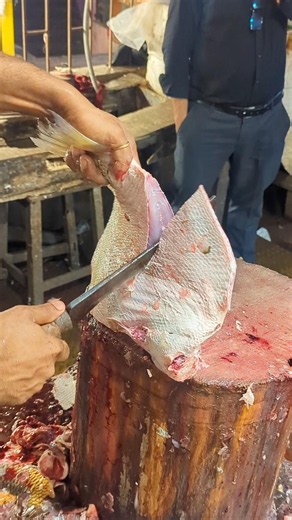 Spade Pomfret Fish Cutting – Clean Precision in Every Slice #shorts