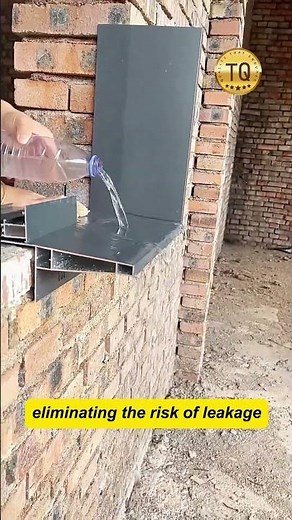 This exterior window casing effectively solves the problem of rainwater seeping into the wall.