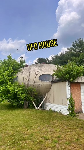 Exploring the Abandoned UFO House in Willingboro NJ