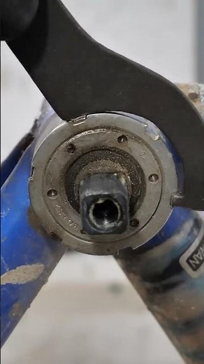 Digging out a vintage Shimano bottom bracket