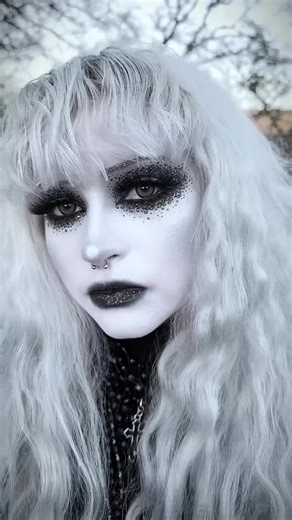 Creative Vampire Makeup Looks for 2025
