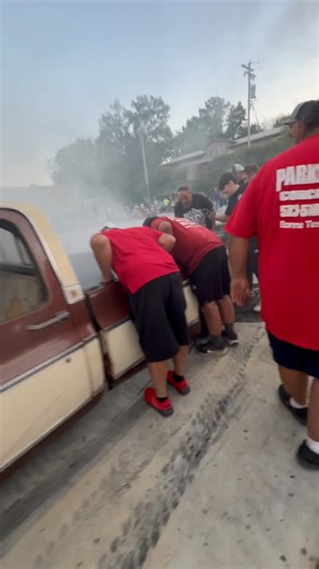 195K views · 4.5K reactions | Holy crap these guys r awesome  #Squarebody #burnout #boosted #blowermotor | Boosted Behavior | Facebook