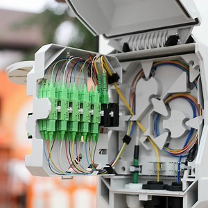 [Hot Item] Outdoor Fiber Optical Distribution/Terminal 12 Core IP65 FTTH White Black PLC Splitter Box