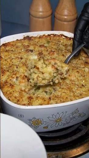 🧀 Creamy Chicken & Stuffing Casserole