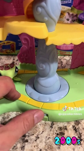 Did you have this one? The LPS Round and Round Pet Town Play-set!! #littlestpetshop #2000skids #retrotoys #pretendplay #2000snostalgia #childhoodtoys #toysoftiktok #memoryunlocked