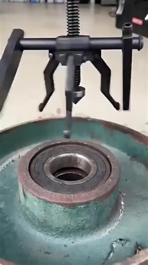Treker Cabut Buka Bearing Dalam Motor /Pilot Bearing Puller/Treker Bearing Puller Pilot Bearing Puller Inner Treker Riku Cabut Bearing Dalam Ukuran 16-38mm Gear Extractor 3 Kaki Jaw #mekanikmotor #mekaniktiktok #treakerbearing #treakerviral #fypシ