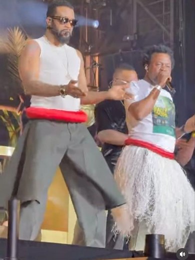 207 - fally Ipupa & Rene soso pembe : live stade de France #rdc #fallyipupa #shortvideo