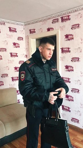 Exploring a Stylish Security Officer's Handbag