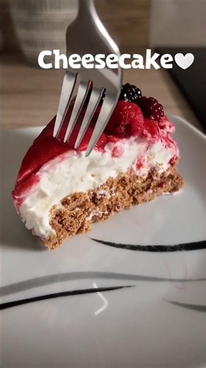 Cheesecake 🍓fruits rouges délicieux une recette à enregistrer ❤️⚪ #cheesecake #food #cake #framboise
