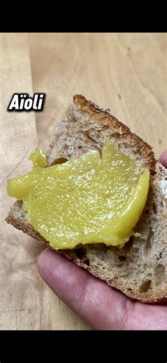 Recette Aïoli facile : l'ail, sel, huile d'olive